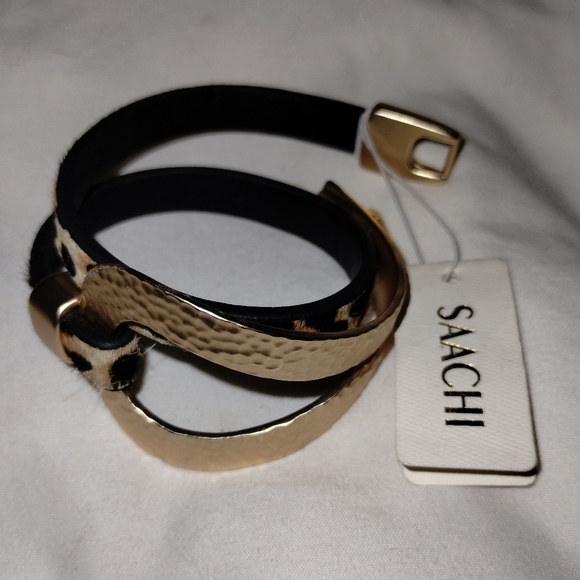 Saachi Gold Loop Animal Print Bracelet - Picture 7 of 7